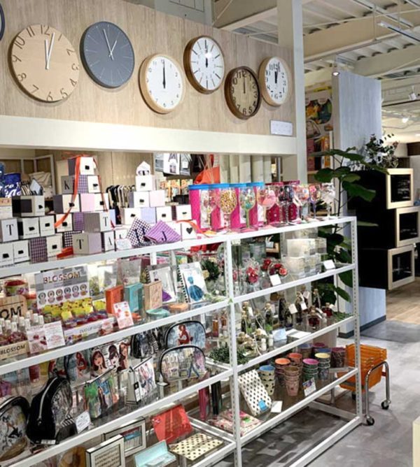 愛知県小牧市の雑貨屋】おしゃれな雑貨と洋服・家具のセレクトショップ